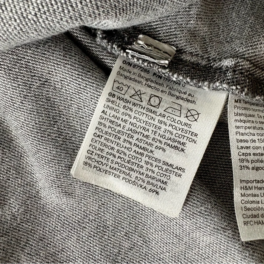 H&M Dark Gray Denim Snap-Front Jumper Dress - Girls Size 18M - Picture 4 of 5